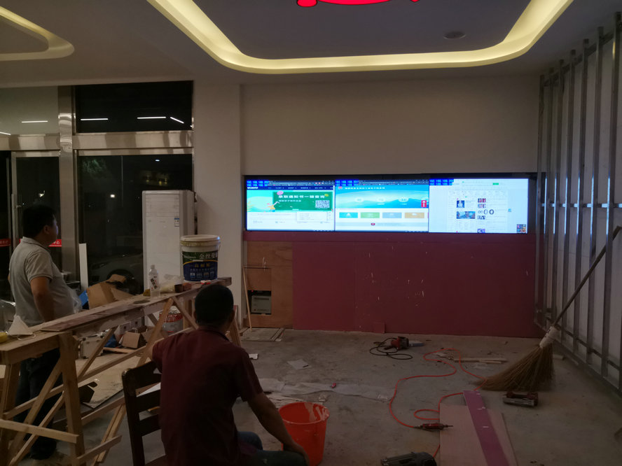 杭州街道辦55寸3.5mm1X3拼接配合軟件，IPAD投屏